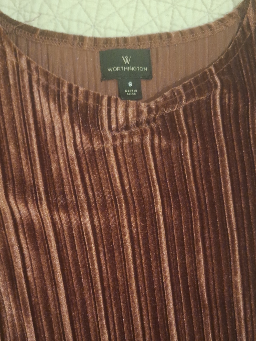 Worthington Cranberry Pleated Velvet Top w ruffle sleeve